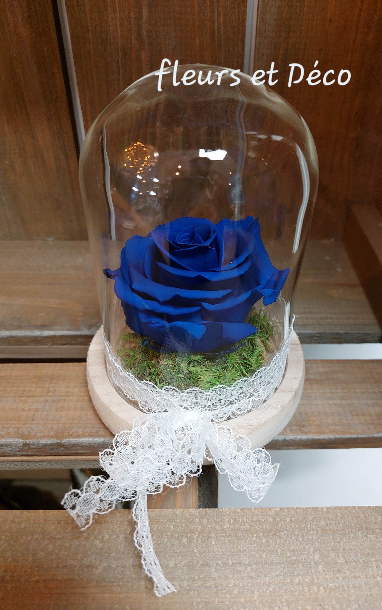 Rose éternelle bleu sous cloche Diam10 | Fleurs et Déco